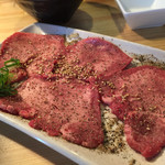 炭火焼肉ホルモン 徳臓 - 2015.5. 牛タンハーフ(1枚オマケ) ¥500+外税