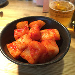 炭火焼肉ホルモン 徳臓 - 2015.5. カクテキ（\340+外税）