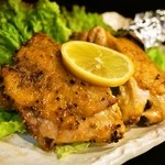 鶏嘉 - 2015.5 若鶏ちょーデカ太モモ一本揚げ（880円）