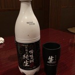 焼肉板門店 - マッコリ750ml 1,200円