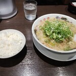 来来亭 - 料理写真:ラーメン840円