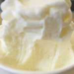 ウッドベリーズ - 上下で愛媛レモンとクリームチーズが分かれている物の、見た目からは分かりにくく
      まずは上の愛媛レモンを頂くと、レモンならではの酸味とつぶつぶ感を感じ
      クリームチーズはコクのある味わいでなかなか美味しい。