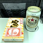 駅弁屋 - ドリンク写真:国技館やきとりで赤星をゴクゴク!