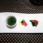 アルモニコ - しらすのフリッタータ
　野菜のマリネ
　カツオのムース、イタリアンパセリのジュレ