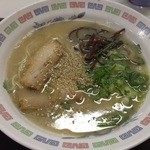 豚骨ラーメン　360円
