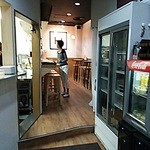 炉端フレンチＨ 大阪駅前第1ビル店 - 奥にはテーブル席もあります。