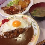 キッチンニュー早苗 - 日替り定食（ポークソテー、かじきマグロフライ）カレーライス