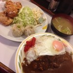 キッチンニュー早苗 - 日替り定食（鳥の立田揚げ、しゅうまい）カレーライス