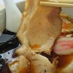 肉のだるまや - ラーメンセット￥580のラーメンのチャーシュー（H27.5.21撮影）