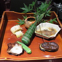 日本料理 太月 - 2015.5)５４００円のお昼のコースの前菜（順不同）