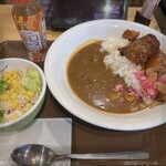 すき家 - 料理写真:ポークロックカレー&サラダ 1070円