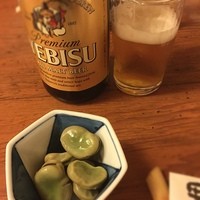 うなぎ 久保田 - エビスとお通しの蚕豆
