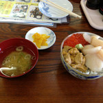 海峡荘 - 三色丼