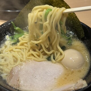 横浜家系ラーメン一蓮家_1
