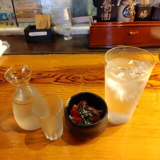 田舎小屋 - ドリンク写真:羽根屋とお通し