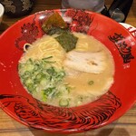 ラー麺ずんどう屋 - 料理写真:元味らーめん(並 ちぢれ麺) 860円