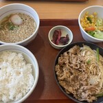 なか卯 - 料理写真:全景