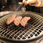焼肉屋 かねちゃん 至粋亭 - 焼き目が美味しそうです