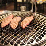 焼肉屋 かねちゃん 至粋亭 - 焼けるカイノミ