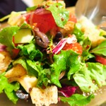 自家製パンサラダ