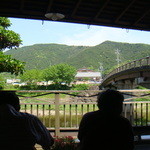 赤福 - 縁側　外は、五十鈴川