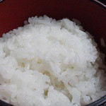 魚亭 菊や - ゴハンは少し柔らかめの炊きあがり