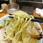 ちゃーしゅうや武蔵 - 麺リフトアップ