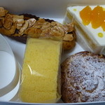 suguri - 買って来たケーキ類