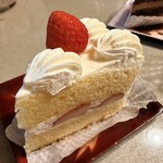 シェ・レカミエ - 料理写真:苺のショートケーキ