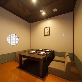 [For entertainment and meetings] Private room with horigotatsu