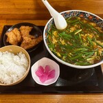 雷ラーメン - 雷ラーメン(中辛)930円税込、Aセット(唐揚げ3個、小ライス) 270円税込、合計1300円税込