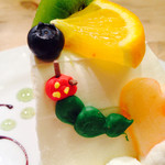 サンデーブランチ - はらぺこあおむしのフルーツタルト