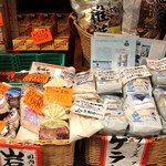 ふじや鰹節店 - 店頭には見本だけ有ります(^_-)-☆