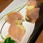 鯛めし槇 - 生ハムの塩味が鯛を包み込む感じ〜