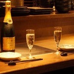 炭火焼鳥・牛もつ鍋 うる虎 - 九州料理と美酒に舌鼓