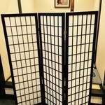 高尾 煉瓦屋 - お座敷はパーテーションで半個室になります。ご家族、ご会食、ご友人でどうぞ。