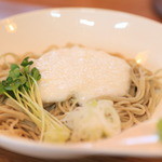 おおもり - 「山かけそば」1,000円　山芋のネバネバ感が蕎麦に良く馴染みます