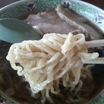 中華そば処 琴平荘 - 大盛チャーシュー麺の麺