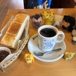 コメダ珈琲店 - 料理写真:コメダブレンド500円+トーストモーニング(無料サービス)