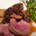 代官山ASO チェレステ - 乳呑み仔羊のローストと軽い煮込みクリームに絡めたモリーユ茸と共に