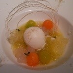 代官山ASO チェレステ - 完熟メロンのスープに浮かべたカルダモン風味のミルクアイスと爽やかなレモンジュレのアクセント