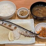 やよい軒 - 料理写真:やよい軒 茅場町店 さんまの塩焼定食 アプリのクーポン利用で30円引きの960円 + 貝汁変更190円(共に税込)