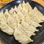 餃子の王将 - 料理写真:餃子 両面焼き 341円 ×3 = 1,023円(税込)。 2026年6月