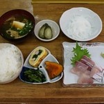 Hana daiko - お刺身定食900円