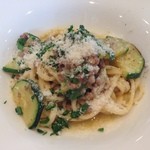 38243897 - キタッラやまゆりポーク挽き肉とズッキーニのラグーソース！