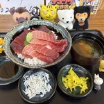 うまいもん処 まぐろや - 料理写真:上まぐろ丼　2,000円(税込)
