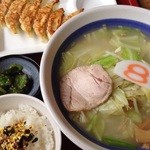 Hachiban Ramen - 野菜らーめん（塩）＋Aセット