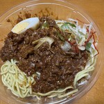 成城石井 - 料理写真:甘辛肉味噌の冷やしジャージャー麺