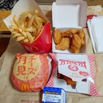 マクドナルド - 料理写真:チーズ月見バーガー、食べ比べポテナゲ大