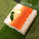 芝寿司 - 料理写真:笹寿し 鮭